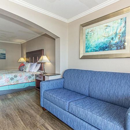 Ocean View King Suite With Modern Decor And Accents - Caravelle Resort 605 Sleeps 4 Guests Миртл-Бич Экстерьер фото