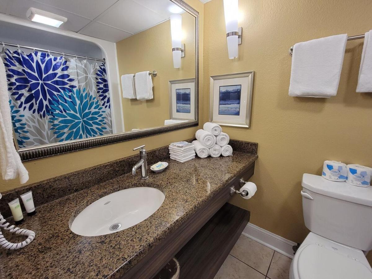 Ocean View King Suite With Modern Decor And Accents - Caravelle Resort 605 Sleeps 4 Guests Миртл-Бич Экстерьер фото